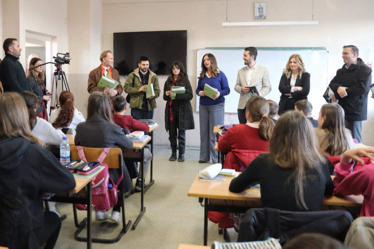 MINISTAR NAGAVCI POSETILA ŠKOLU „ABDULLA KRASHNICA-PREŠEVA“ U KORETINU