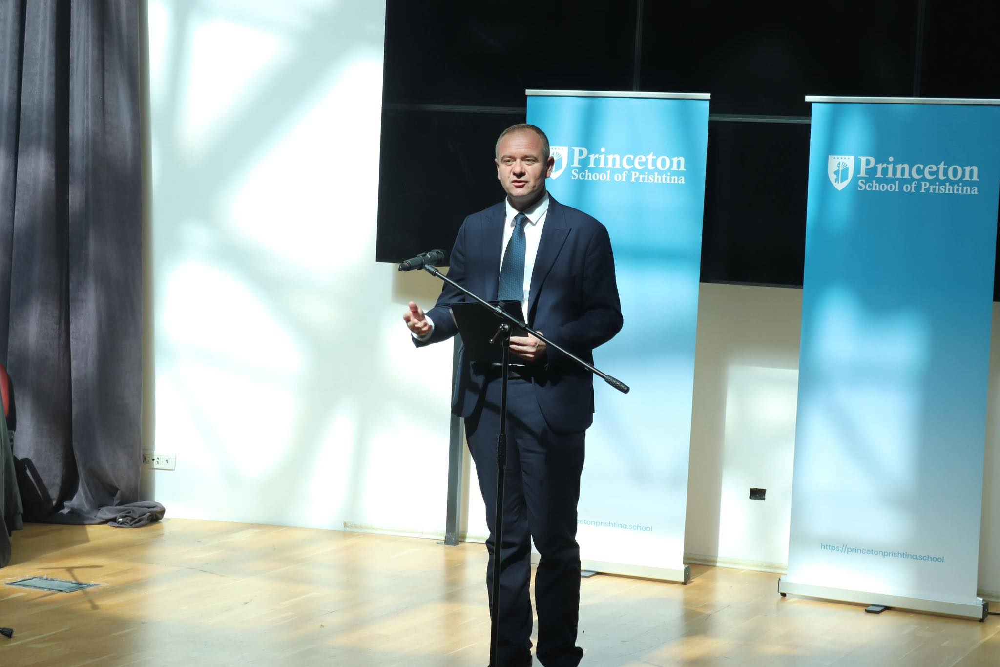 Zëvëndësministri Ademi mori pjesë në Festivalin e Recitatorëve 2025