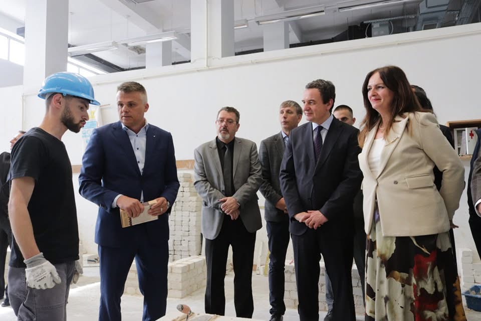 Gjenerata e parë e arsimit dual në Kosovë përmbyll me sukses provimin praktik