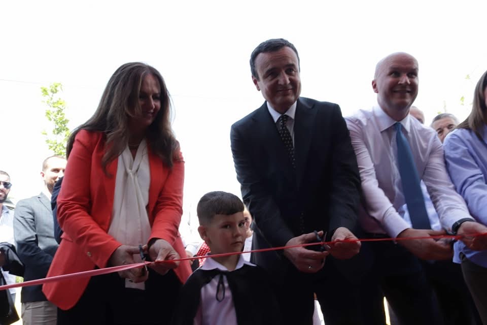 Kryeministri Kurti dhe ministrja Nagavci përuruan çerdhen e rindërtuar “Albiona Asllani” në Shtime