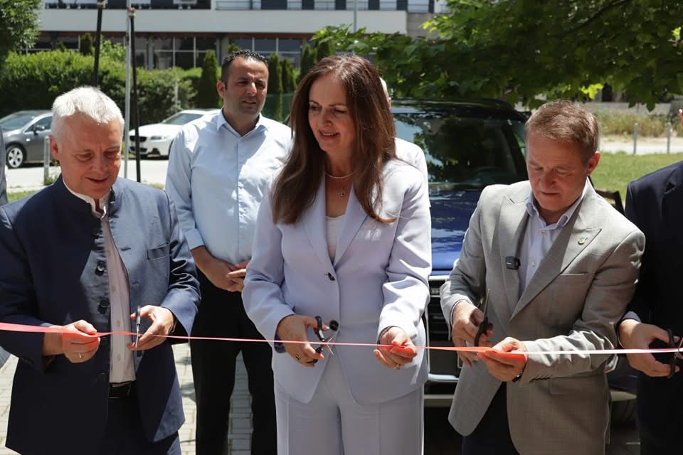 Përurohet Qendra për Arsimimin dhe Edukimin e të Rriturve (YALEC) në Vushtrri