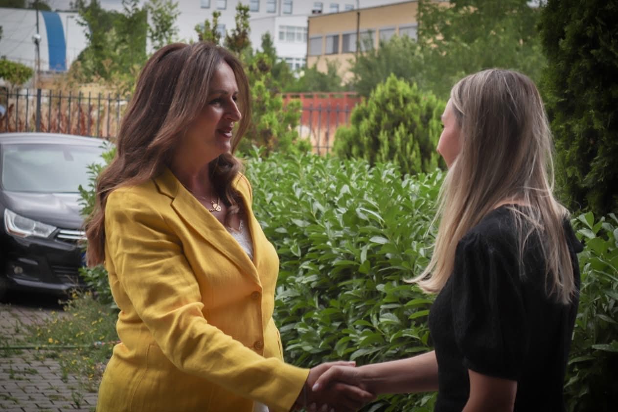 Ministarka Nagavci se sastala sa novim grupama koje pohađaju kvalifikovanost za asistente