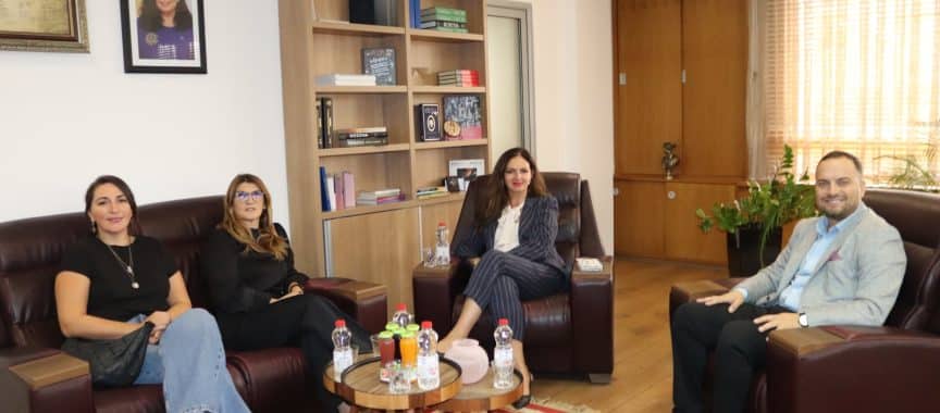 Ministarka Nagavci primila na oproštajnom sastanku članove Upravnog odbora Univerziteta u Prištini