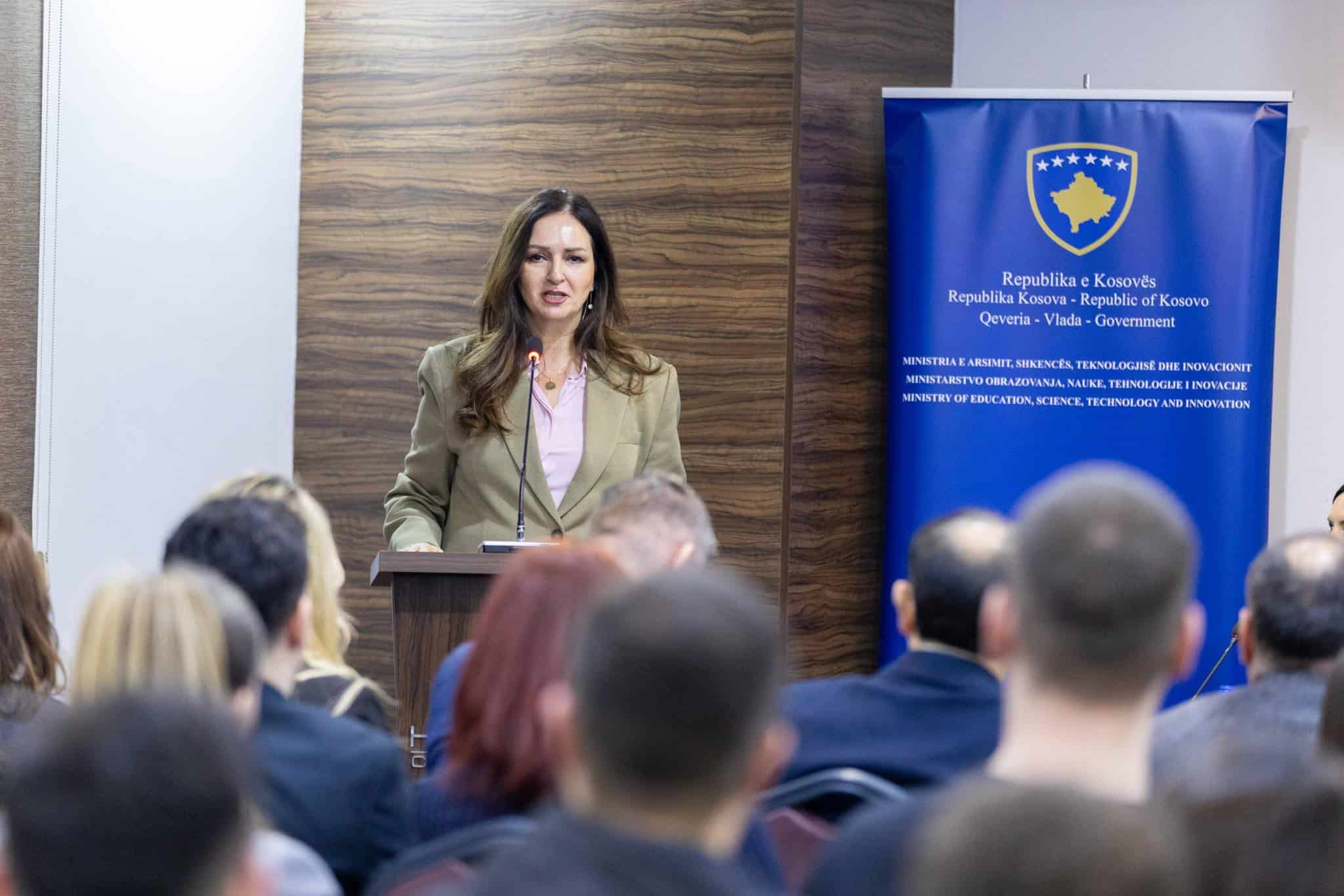 Minister Nagavci awarded the awards to the students who benefited from creative and innovative STEM projects